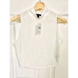 • sleeveless turtleneck crop top •